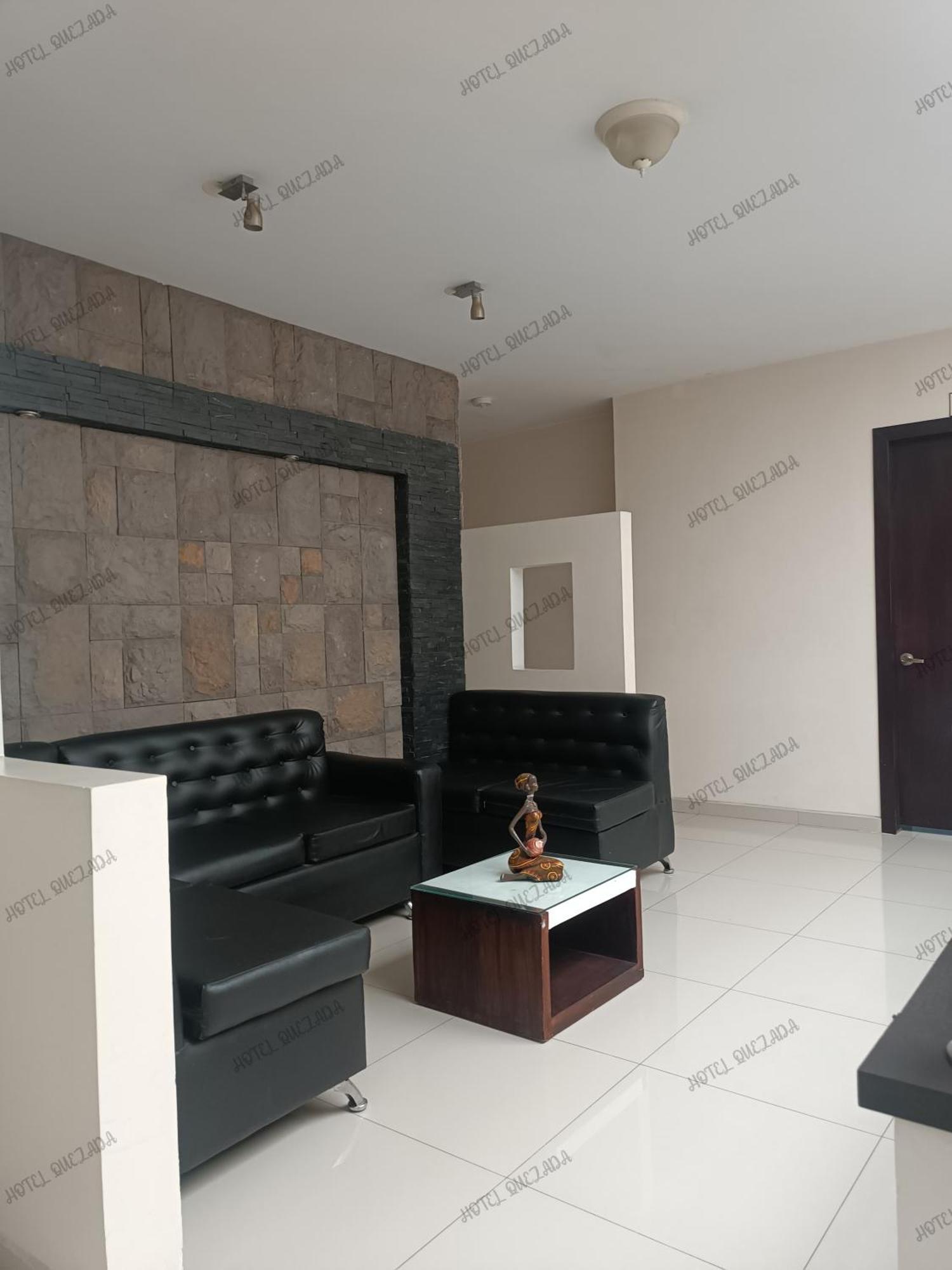 Hotel Quezada Hermanos Santo Domingo de los Colorados Esterno foto