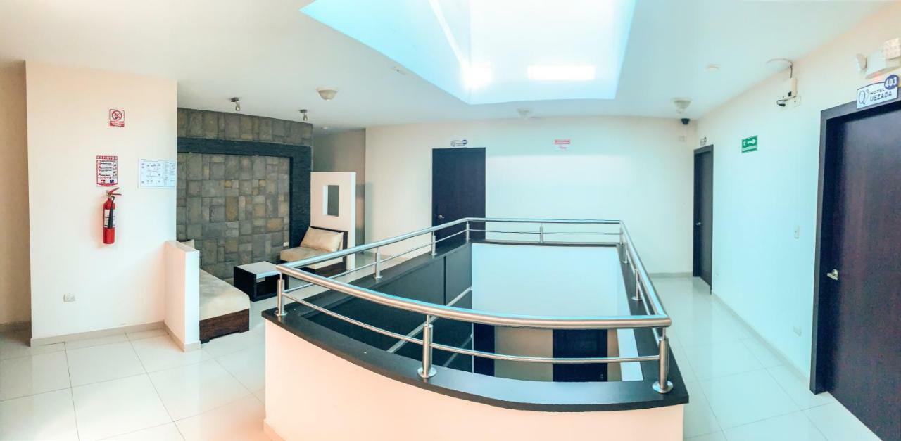 Hotel Quezada Hermanos Santo Domingo de los Colorados Esterno foto